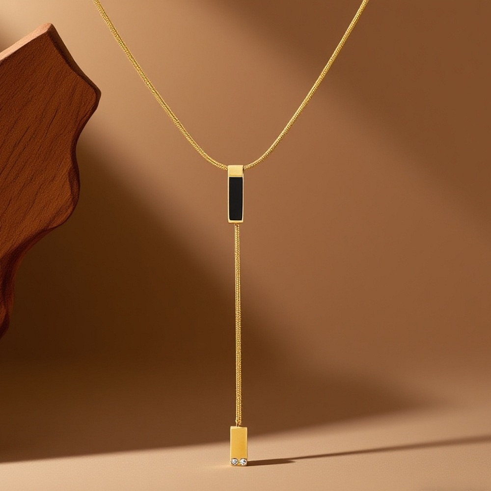 Цепь с подвеской с чёрным агатом и фианитами из ювелирной стали с золотым покрытием 750 пробы - фото2