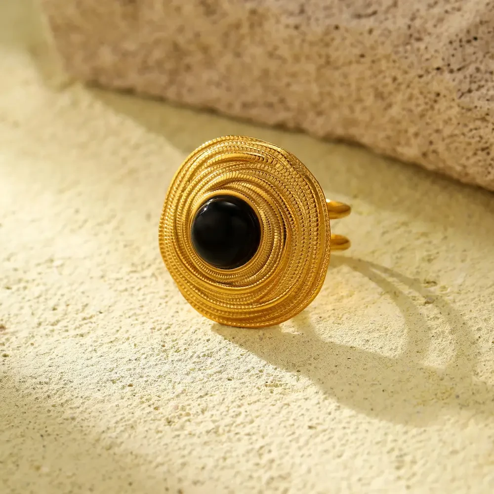 Кольца с камнями, вставками